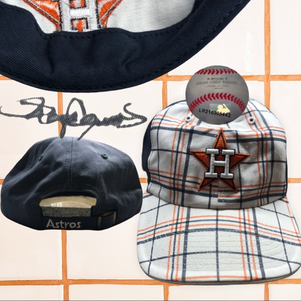 Roger Clemens - Picture 2 of 12